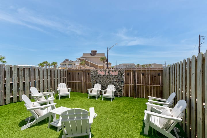 Family Beach Getaway | 2 Heated Pools Await - Corpus Christi, TX