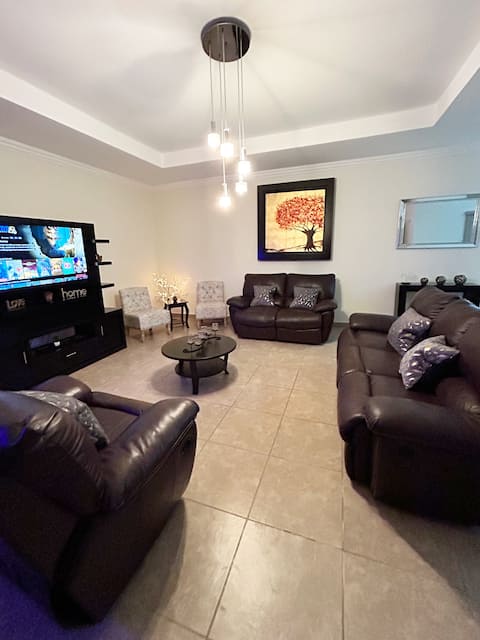 Casa Perla 11 / Spacious, Comfortable, Downtown