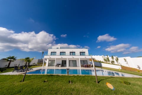 * Villa Paradise * Pool / Spa /exceptional view