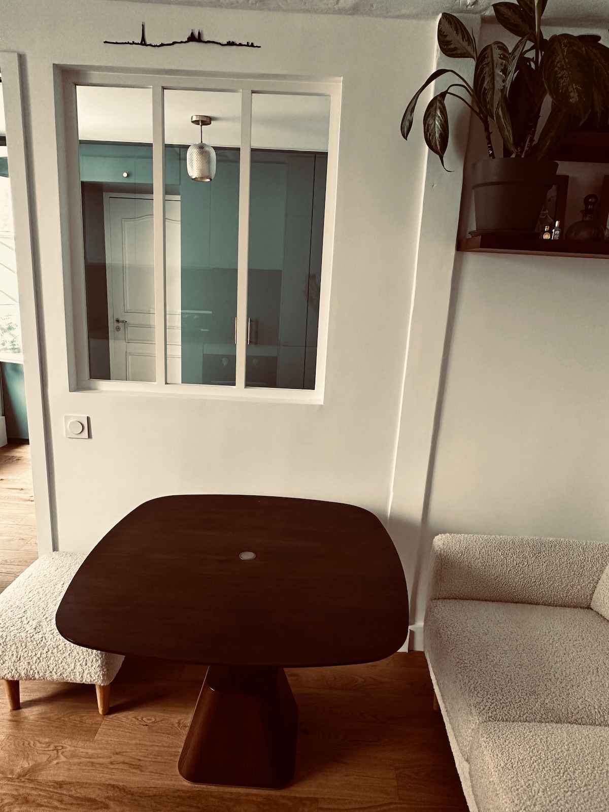 Top performing Airbnb: Architect-designed Apartment - Paris Cente in Paris 11e Arrondissement