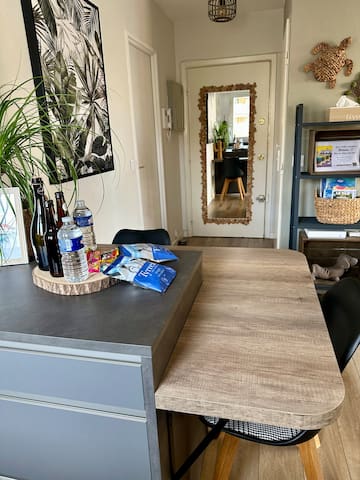 Entire home with Studio bedrooms in Saint-Raphael - Studio cosy climatisé parking, plage à 50 m