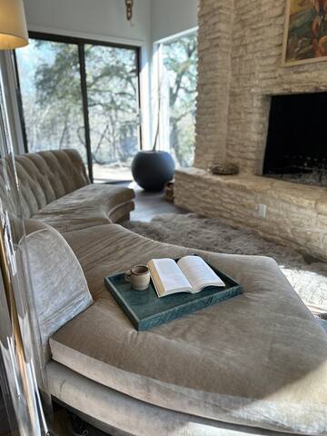 Midcentury-Greenbelt – Hot tub gallery image 5