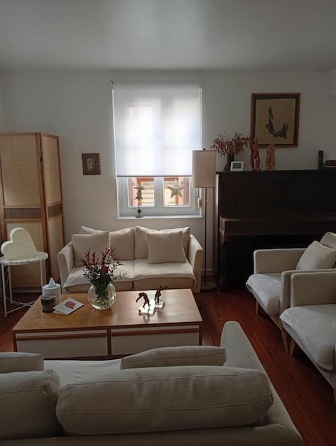 Quiet house, 95 m2, 4 bedrooms, comfortable, wooded courtyard.