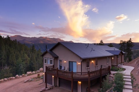 Mountain Lodge w/hot tub & views