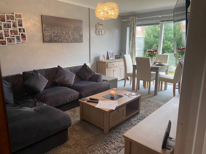Une chambre simple ou double confortable à Springbank Cheltenham ...