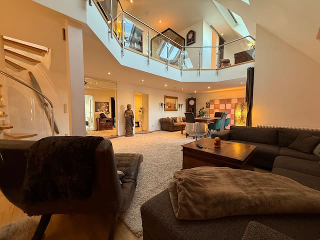 X-large Lifestyle Loft in Prime City Location