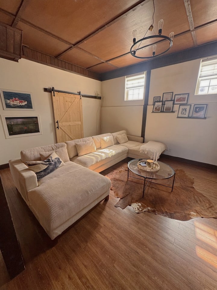 The Cozy Farmhouse - New Richmond