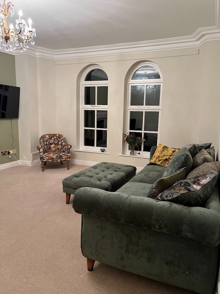 2-bed Apartment With A Tower! - Chester, UK
