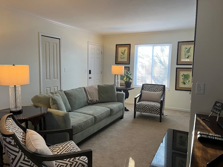 Upstairs Duplex Apartment - Grosse Pointe, MI