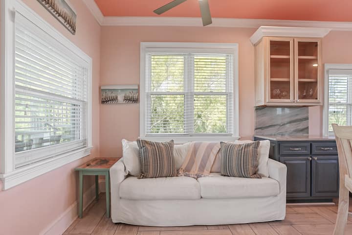 Entire Corner Lot Beach House With 4th Story Deck - Tybee Island, GA