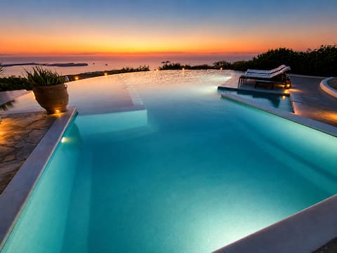 Sunset Wellnesvilla-Infinity pool - Spa - Boule