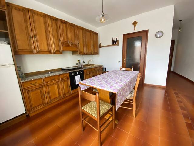 5 camere con bagno privato e grande cucina living gallery image 5