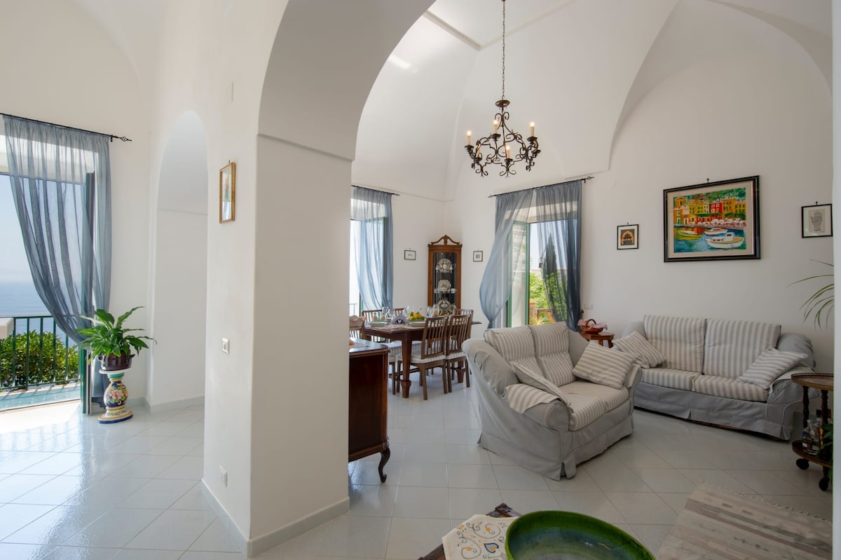 Top Airbnb: Casa Maria Giovanna, facing the sea in Praiano