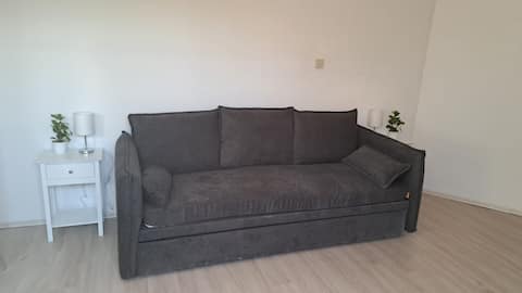 Beliebte Airbnb-Anzeige: Small apartment near the university. Private bathroom. in Neudorf Nord
