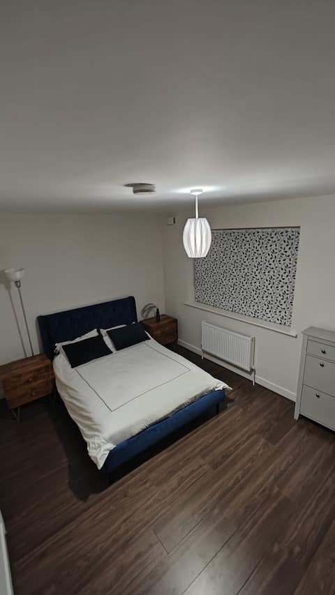 Spacious Ensuite Bedroom