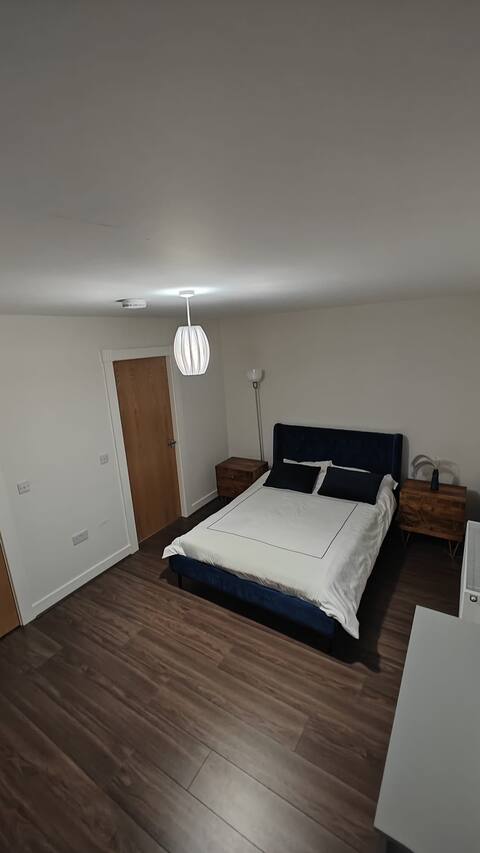 Spacious Ensuite Bedroom