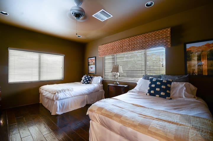 Horse room - Sleeps up to 4