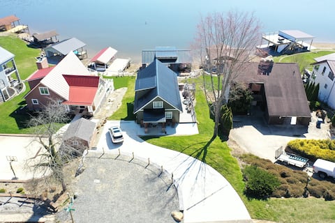 Lake Front Paradise - Dock, Lake, & The Views