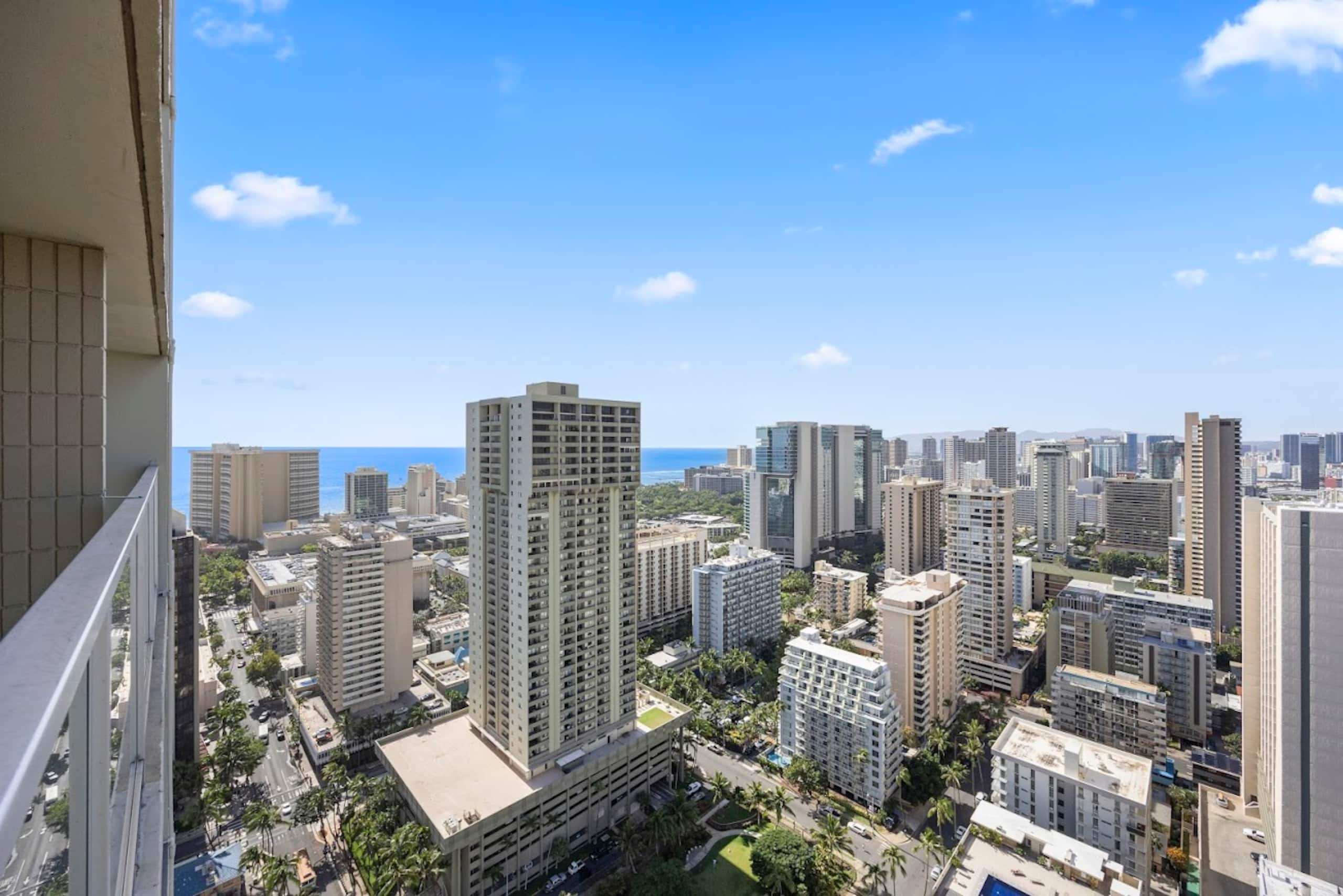 40F-Stunning High-FL Studio w/Ocean & City Views - Image 34
