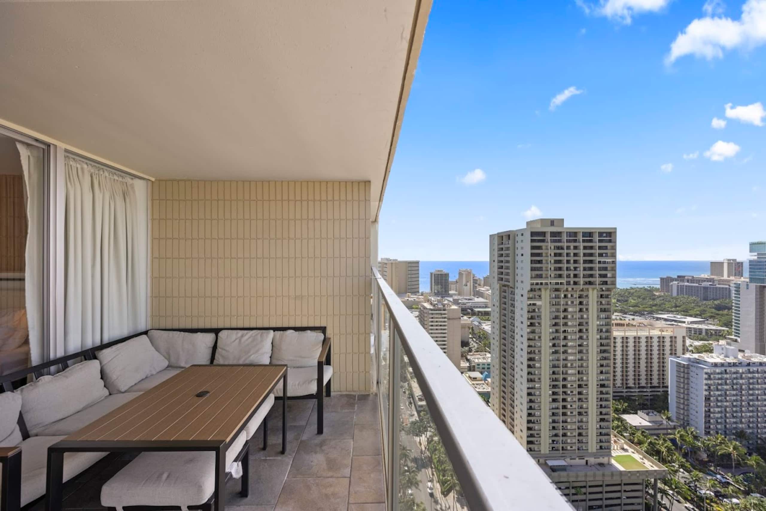 40F-Stunning High-FL Studio w/Ocean & City Views - Image 28