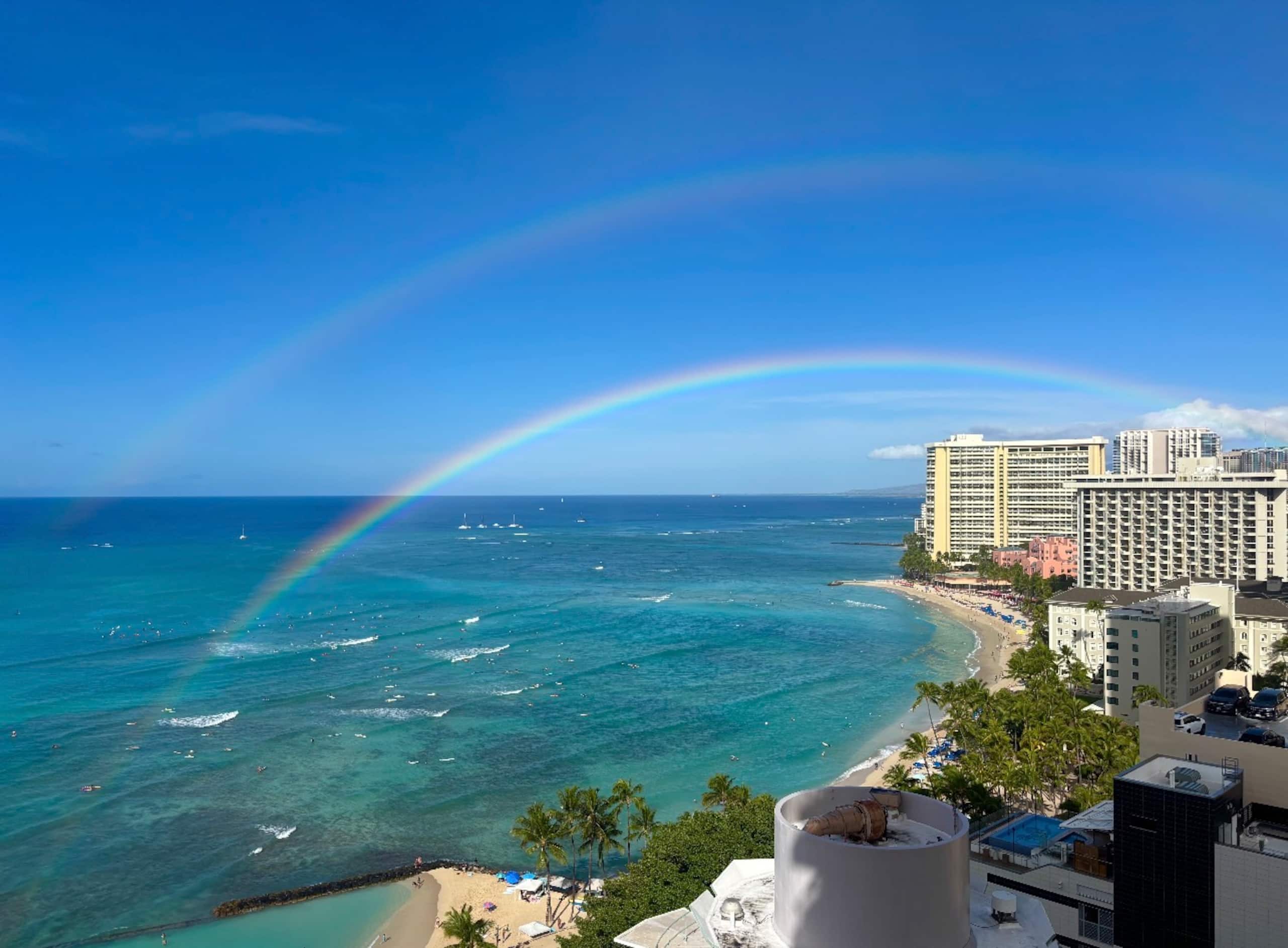 #2202 Beachfront 2BR/2BA w/ Pool, Gym & Free Valet - Image 39