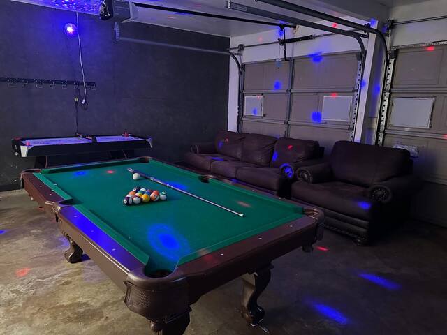 Cozy home close to AT&T stadium gallery image 3