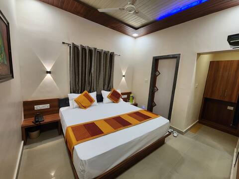 Simran Homestay-Deluxe Non AC Room
