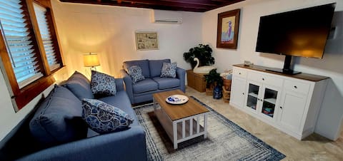 Successful Airbnb property: Charming Historic Cottage in KDH in Kill Devil Hills