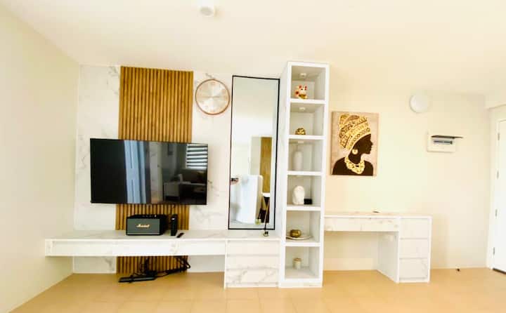 Cozy & Roomy 2bd With River View In Prime Area - Iloilo City