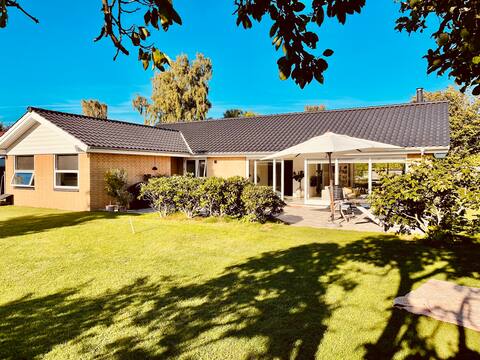House with large garden close to beach, forest and Copenhagen