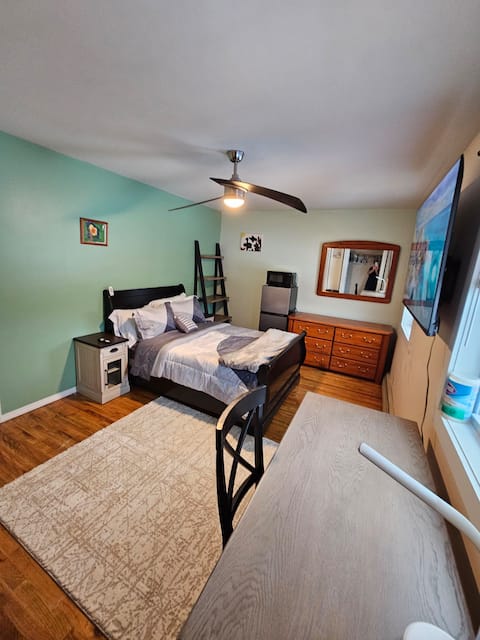 Clean and quiet bedroom. Room #5