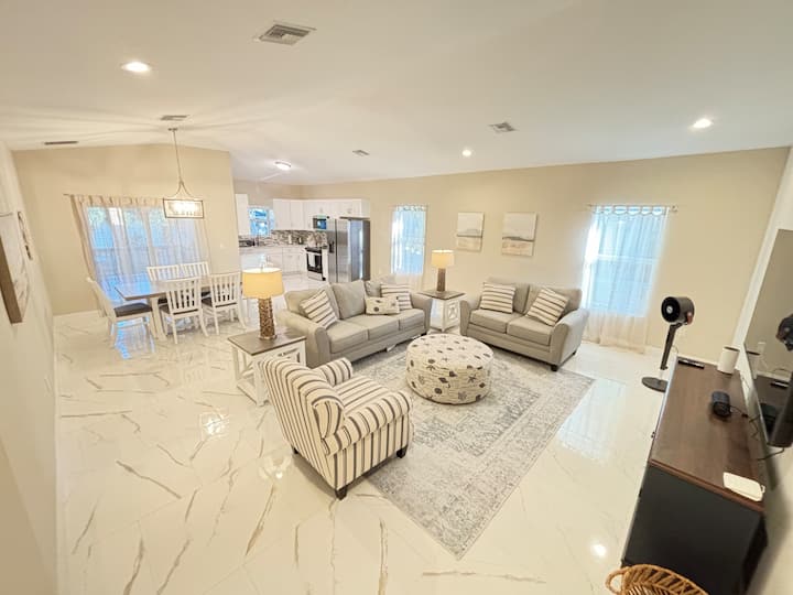 The Salty Deck: Beach Ready, Garage Game Room W/ac - Vero Beach, FL