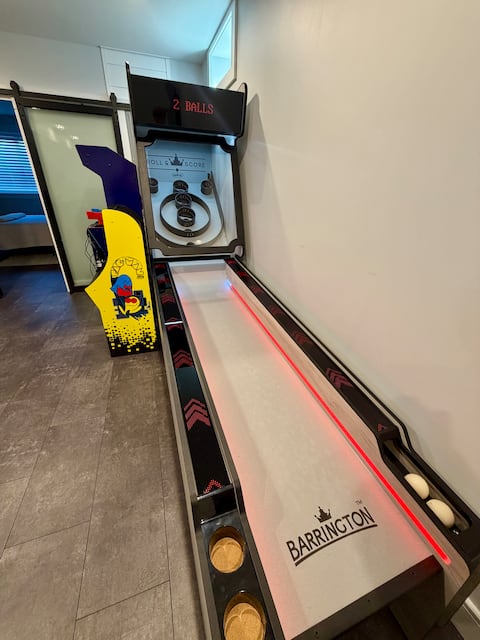 Lake Ontario Getaway w/Private Beach and Game Room