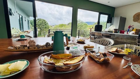 Luxurious house, amazing view and heated pool