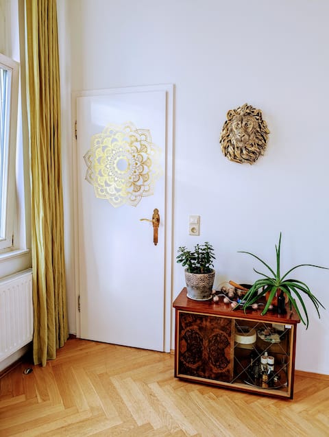 Beliebte Airbnb-Anzeige: Elegant Art Nouveau apartment in the villa district in Gohlis Süd