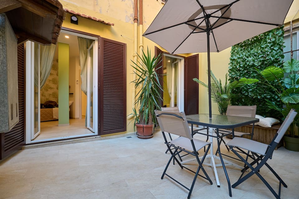SweetGarden Trastevere: appartamento ristrutturato con terrazza. — Trastevere, Roma
