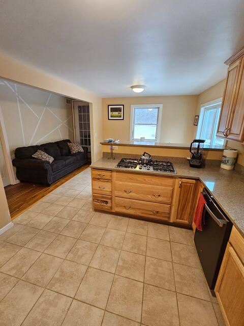 Clean bedroom w/lock Room #4