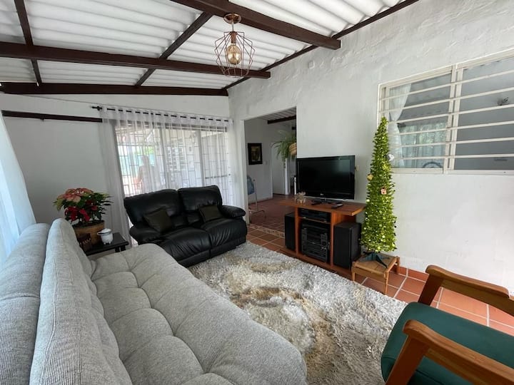 Linda Casa De Campo Con Piscina - Piedecuesta