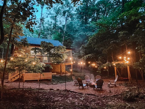 Lured to the Lake cabin w/ HOT TUB and Patoka pass