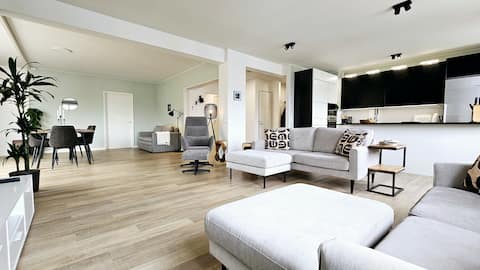 Top Airbnb: Large, stylish, top floor central (115m2) + Sauna in Kyttälä B