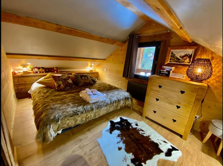 Pod strešnou manželskou posteľou