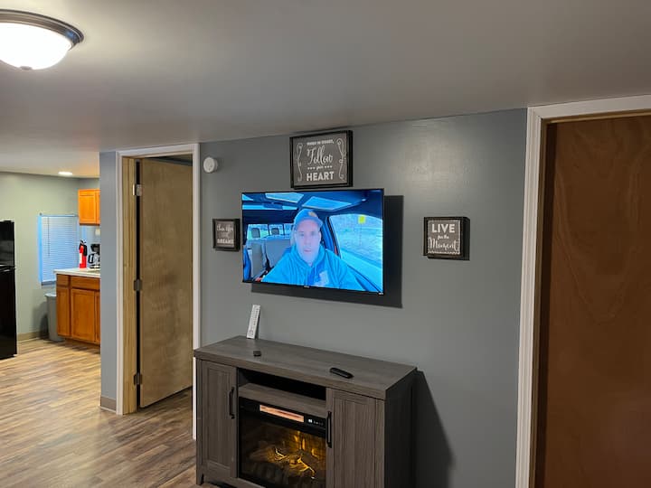 Lovely Duplex With High Speed Wifi 
  Side 2 - Midland, PA