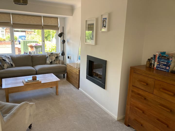 Entire Home - Lovely Sunny House | Parking| Garden - Morpeth