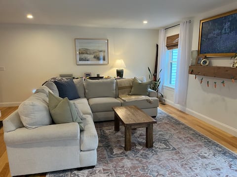 Successful Airbnb property: Peaceful Getaway 3 Miles to York Beach in Cape Neddick
