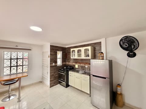 Prime Location | Close to University and Hospital, Calle Gran Vía