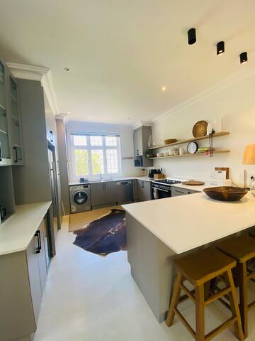 4 Bed Family Home in Heart of CT gallery image 4