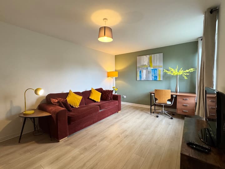 Free Parking Central Spacious 2 Bath Home - Edinburgh
