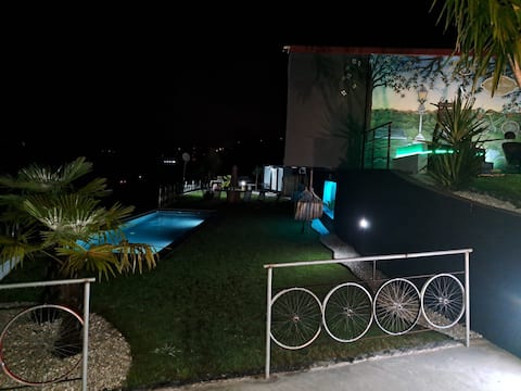 Bicycle House Suite Jacuzzi