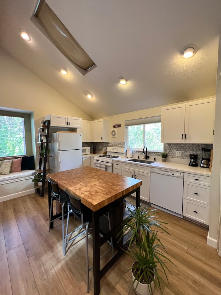 A Studio Retreat Among The Trees - Walnut Creek, CA