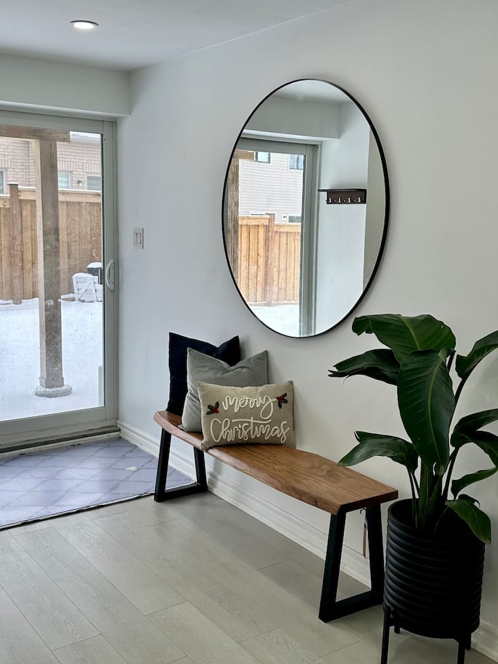 Modern Cozy Lower Level Getaway | Near Lake Simcoe - Georgina